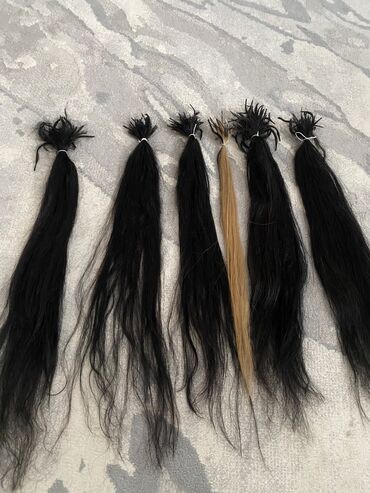 tebii saçların satışı qiymetleri: Qara hazır yığılmış 140 qram 70 sm uzunluğu təbii saç .Bir dəfə