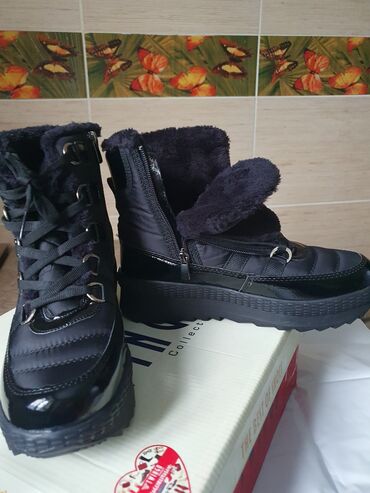 Сапоги: Продаем Новые зимние сапоги водооталкивающие внутри натуральный — 17