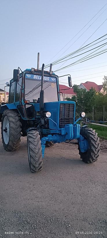 ford transit kreditlə: Belarus MTZ traktoru – mavi rəng, qabaq təkər dartısı (4x4), kabinli — 3