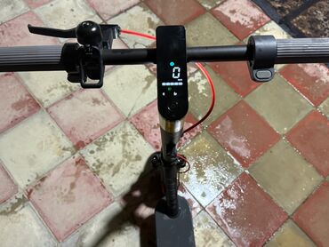 Velosiped ehtiyyat hissələri: Elektrik samokat 10", 751 - 1000 Vt, 16 - 25 km/s