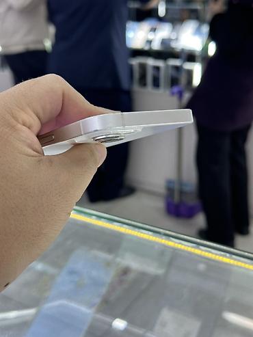 Apple iPhone: IPhone 14, Б/у, 128 ГБ, Белый, Зарядное устройство, Защитное стекло, Чехол, 89 % — 8