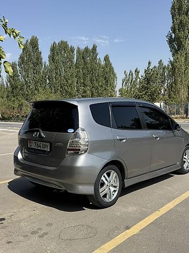 sprinter 4 4: Honda Fit: 2004 г., 1.3 л, Вариатор, Бензин, Хэтчбэк — 6