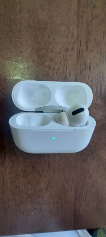 apple nausnik: ORIGINAL Apple Airpods pro yaxsi veziyetdedir ariginaldi. Watsapla