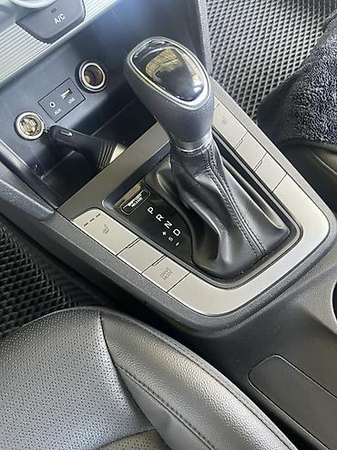дишевли машина: Hyundai Avante: 2020 г., 1.6 л, Автомат, Бензин, Седан — 5