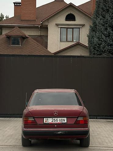атего 823: Mercedes-Benz W124: 1992 г., 2 л, Механика, Бензин, Седан — 7