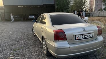 Toyota: Toyota Avensis: 2004 г., 1.8 л, Механика, Газ, Седан