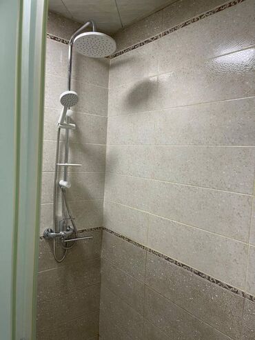 Uzunmüddətli kirayə mənzillər: Xətai Rayonu, Həzi Aslanov metrosunun yanında. 16 mərtəbəli binanın — 8