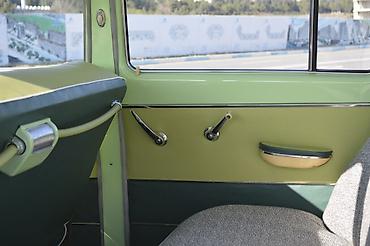 opel vektra a: Klassik avtomobil – GAZ-21 “Volqa” (I seriya), açıq-yaşıl rəngdə — 6