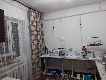 манас бишкек: Продаётся 4-х комнатный дом на участке 11,5 соток в ПГТ "Манас". Дом — 2
