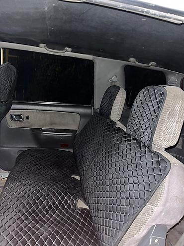 водный катер: Mitsubishi Space Wagon: 1992 г., 2 л, Механика, Бензин, Минивэн — 5