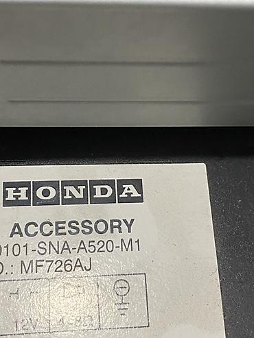honda diski: Honda OEM mərkəzi konsol/mağnitola paneli və idarəetmə blokudur. - — 2