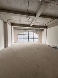 купить частный дом недорого: Сатам Офистик 47 кв. м, Ремонтсуз, Эмерексиз, Көп кабаттуу имарат, 2 кабат