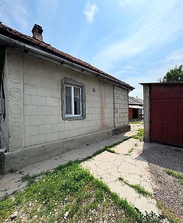 Продажа коттеджей и домов: 📍 В центре Сокулука (верхняя зона) продается дом на участке 8 соток — 3