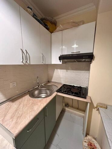 Uzunmüddətli kirayə mənzillər: Nizami rayonu,Xalqlar Dostluğu metrosundan piyada 5 dəqiqəlik — 5