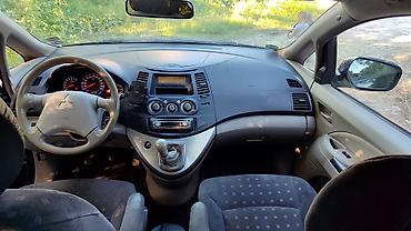 мицу биси: Mitsubishi Grandis: 2004 г., 2.4 л, Механика, Бензин, Минивэн — 8