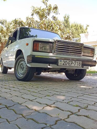 masin ucun qosqu: VAZ (LADA) 2107: 1.6 l | 2004 il 75000 km Sedan