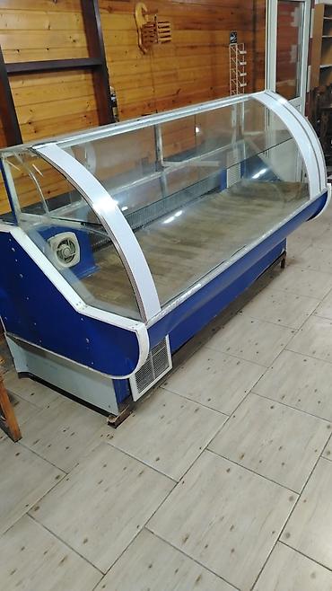 Soyuducu avadanlığı: Vitrin soyuducu hec bir prablemi yoxdu yaxsi işliyir.Ölçüsü 2 metrden — 1