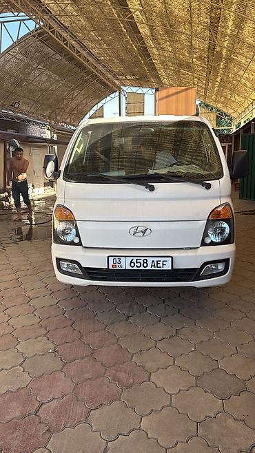 porter 4x4: Hyundai Porter (бортовой малотоннажный грузовик), белый цвет — 1