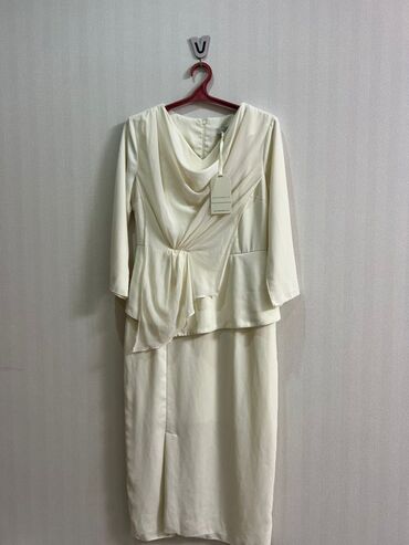 платье халат ниже колена: Кремовое женское платье миди с драпировкой - Цвет: молочный/айвори -