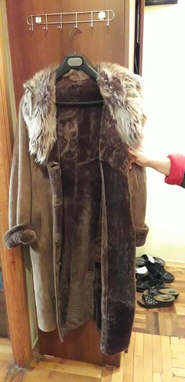 Paltolar: Dublyonka təmi̇z dəri̇ xəz türki̇yəni̇ndi̇ qadin üçün 52-54 razmerdi̇ — 2