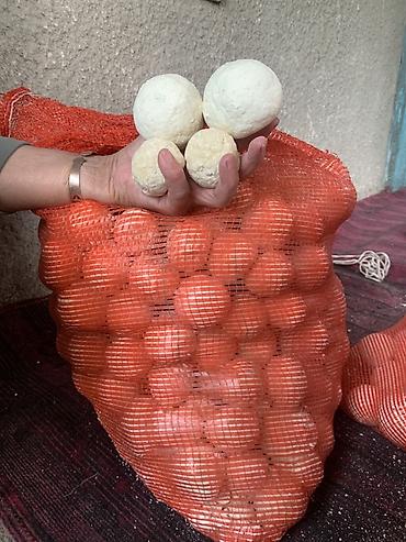 Продукты питания: Сухие шарики из творога (курт/сушёный сыр) в сетчатых мешках — 2