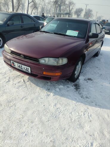 дешёвый машина: Toyota Camry: 1992 г., 2.2 л, Механика, Бензин, Седан