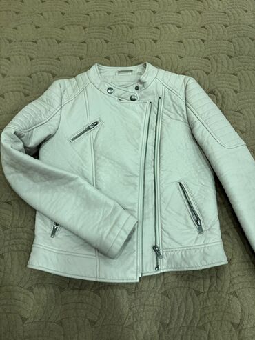 демисезонная верхняя одежда: Куртка демисезонная, на девочку,кож.зам. Производство Германия, б/у