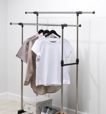 стойка вешалка для одежды: Кронштейн для одежды, в идеальном состоянии, очень качественный и