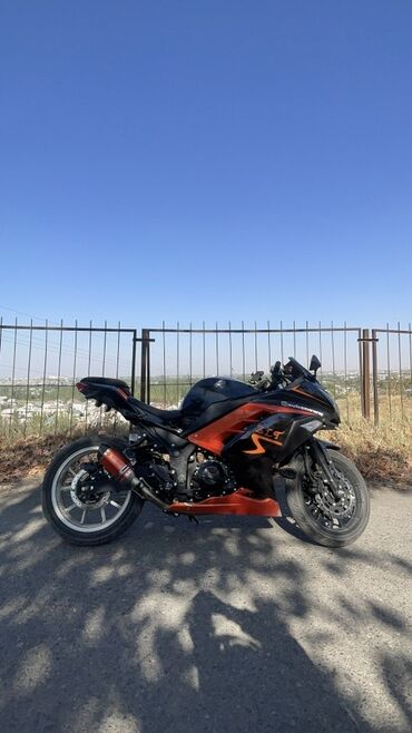 мото дождевик: Спортбайк Kawasaki, 400 куб. см, Бензин, Чоңдор үчүн, Колдонулган