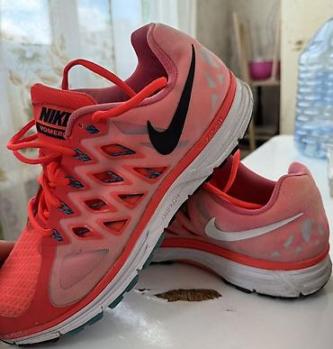Şəxsi əşyalar: Nike Air Zoom Vomero 9 qaçış krosovkaları - Model: Nike Air Zoom — 1