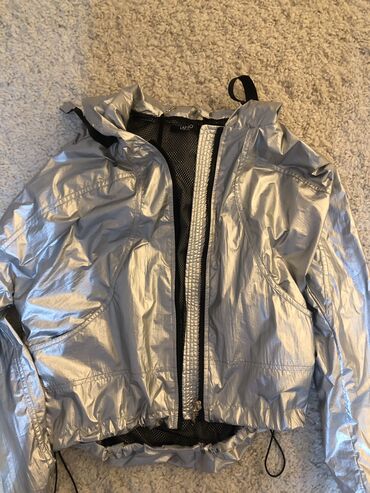 šinjel kaput: Liujo jaknica xs Nova potpuno sa etiketommnogo skuplje