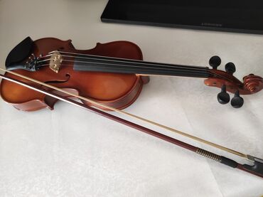 смычок для скрипки: Продаю скрипку Размер 3/4,чешского производства В комплекте смычок