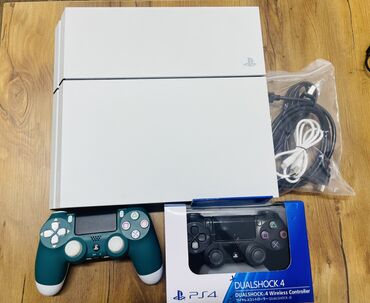 плейстейшн продаю: Продаю PS4 FAT 500GB. 3 ревизия, в отличном состоянии. Игр нету, в