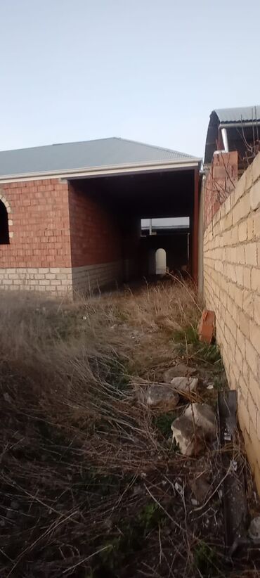 Həyət evləri və villaların satışı: 4 otaqlı, 4 kv. m, Təmirsiz — 3