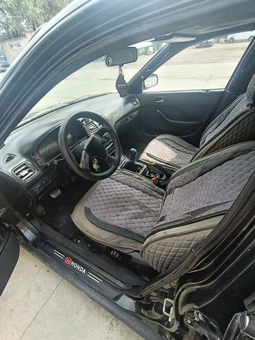 инструмент для мебели: Honda Accord: 1993 г., 2 л, Механика, Бензин, Седан