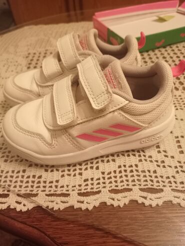 Kids' Footwear: Size: 24