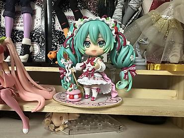 Продаю фигурку Hatsune Miku 15th Anniversary (клубничная