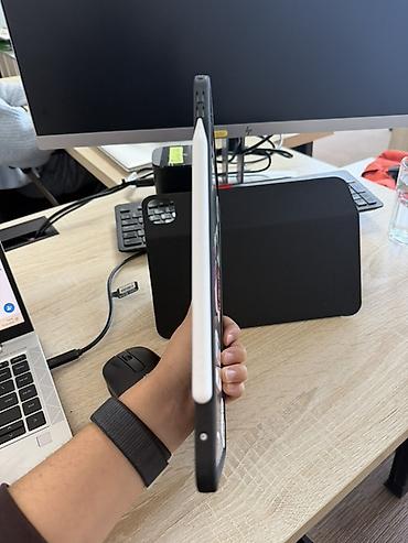 сколько стоит 18 про: Планшет, Apple, память 256 ГБ, 10" - 11", Wi-Fi, Б/у, Классический цвет - Серебристый — 4