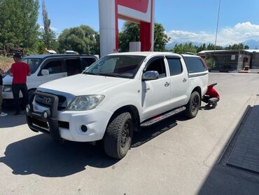 Toyota: Toyota Hi-Lux: 2011 г., 2.7 л, Механика, Газ, Пикап