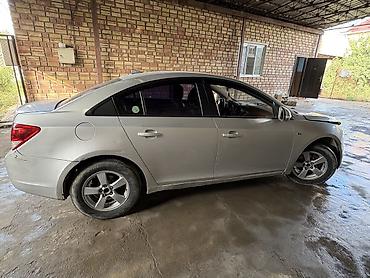 Oldsmobile: Chevrolet Cruze: 2010 г., 1.8 л, Автомат, Бензин, Седан — 4