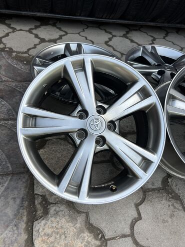 Диски: Литые Диски R 18 Lexus, Комплект, отверстий - 5, Б/у — 9