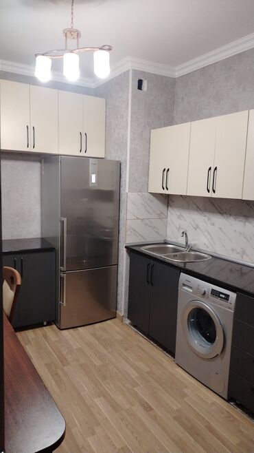 Binalar: Qaraçuxur qəsəbəsi.Neftcilər parkın yanı 2 otaqlı ev kira verilir.qaz — 6