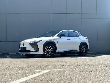 порте: Lexus RZ: 2023 г., Электромобиль, Кроссовер — 1