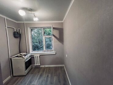 сдаю 2ком квартира: 2 комнаты, 45 м², 104 серия, 3 этаж, Евроремонт