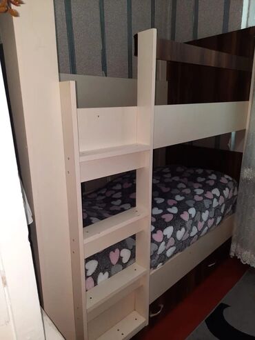 искусственные цветы баку: Двуспальная кровать