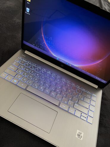 nol 14: Intel Core i3, 8 GB, 14 "