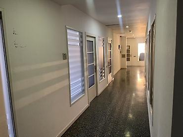 Ofis mebeli: Ofis üçün hazır mebel dəsti Tərkibi: - 2 ədəd iş masası (taxta — 8