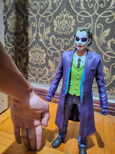 Oyuncaqlar: Fiqurların hər birinin öz qiyməti var Joker 28_azn Kakaşi 10_azn Luffy — 2