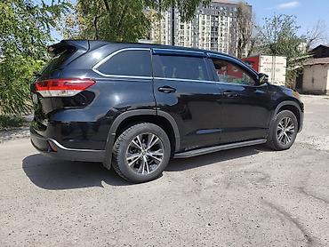 низкий кабина: Toyota Highlander: 2018 г., Автомат, Бензин, Кроссовер — 3
