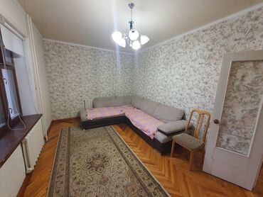 в бишкеке продажа домов: 3 бөлмө, 70 кв. м, Жеке план, 4 кабат, Эски ремонт